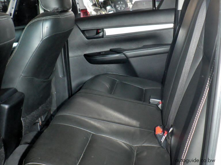 2017 Toyota Hilux GD6 pictures