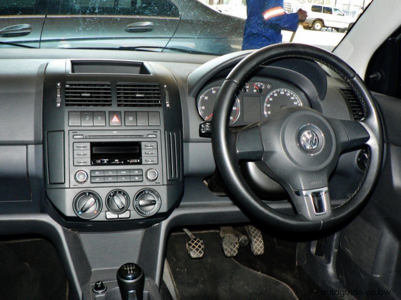 2017 Volkswagen Polo  pictures