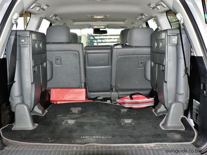 2010 Toyota Land Cruiser pictures