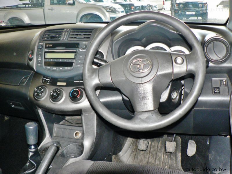 2013 Toyota Rav4 pictures