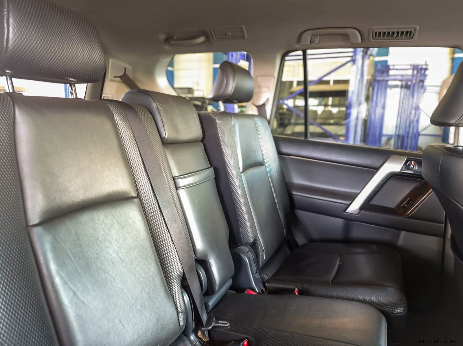 2013 Toyota Prado 3.0 D4D pictures