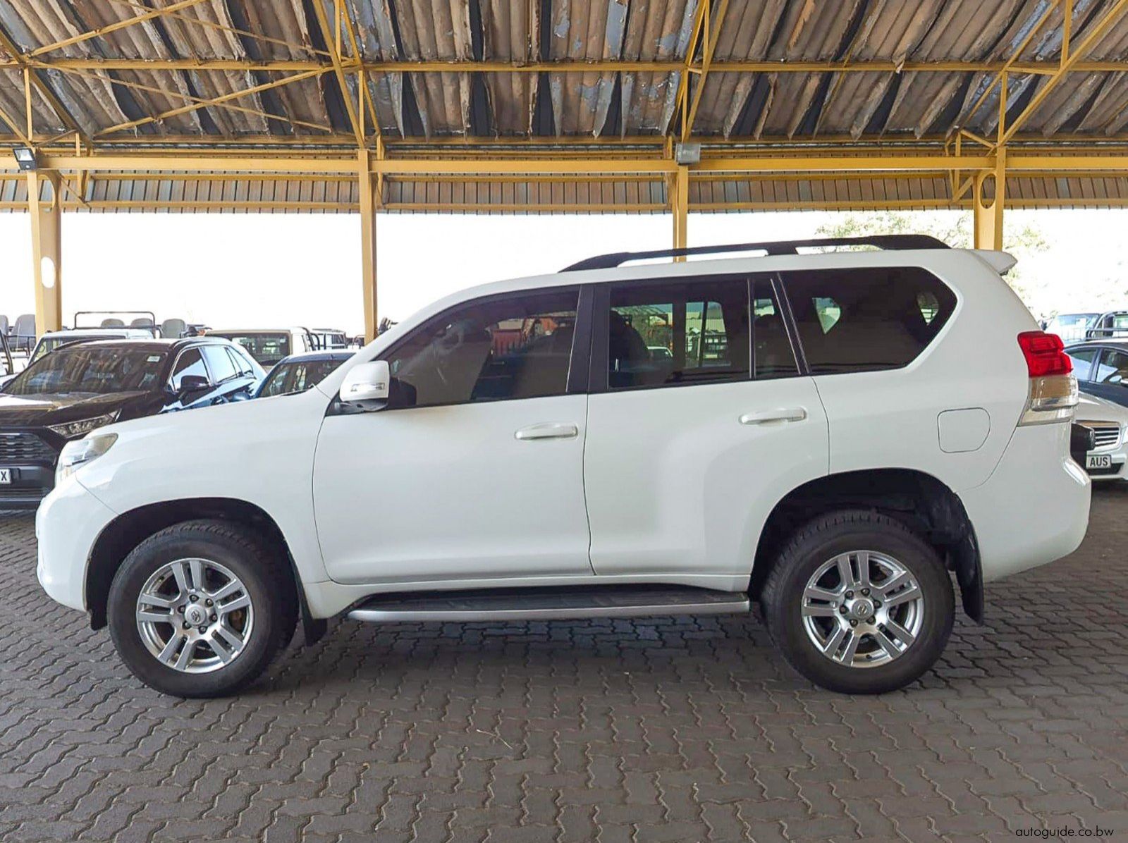 2013 Toyota Prado 3.0 D4D pictures