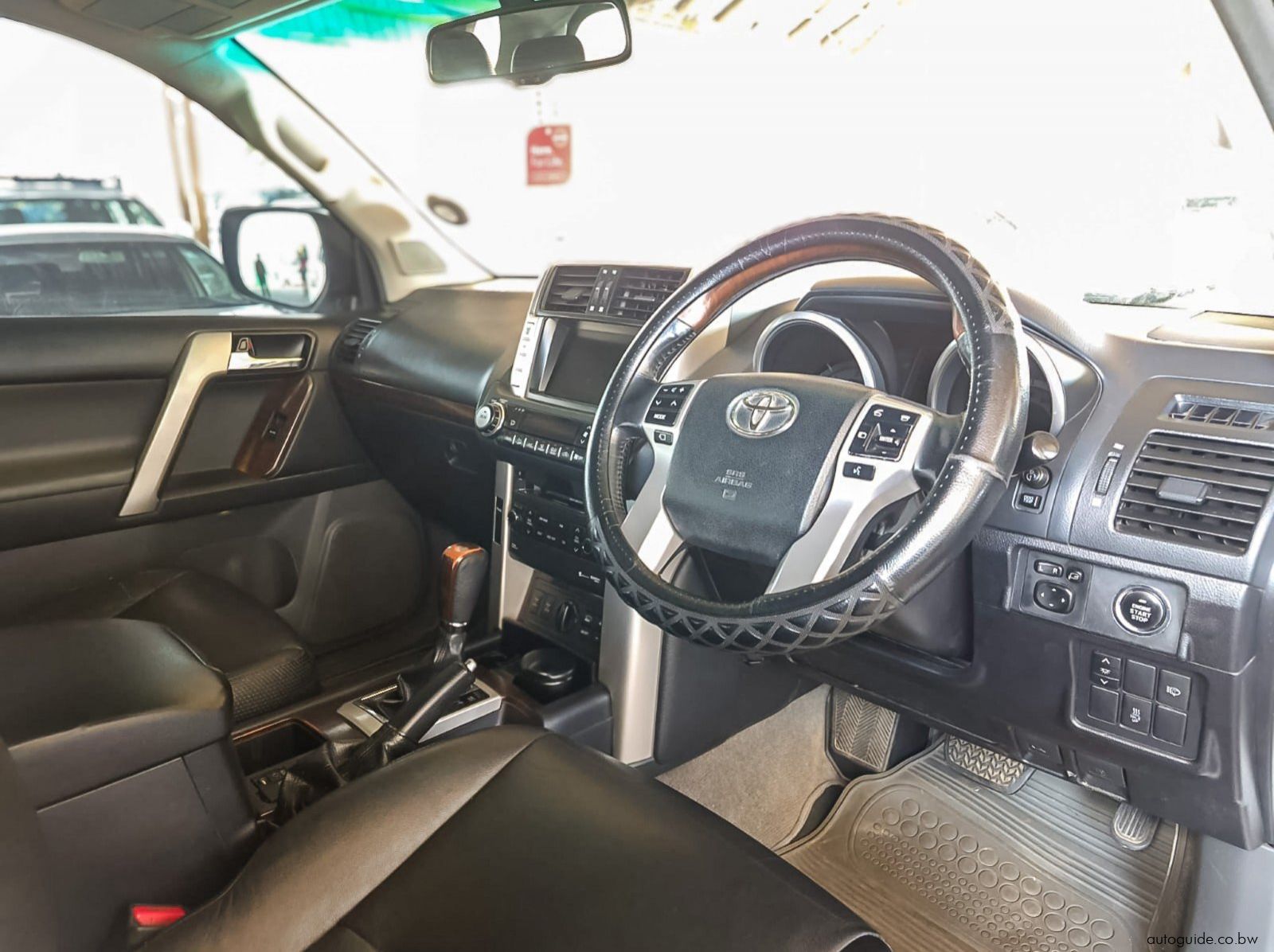 2013 Toyota Prado 3.0 D4D pictures
