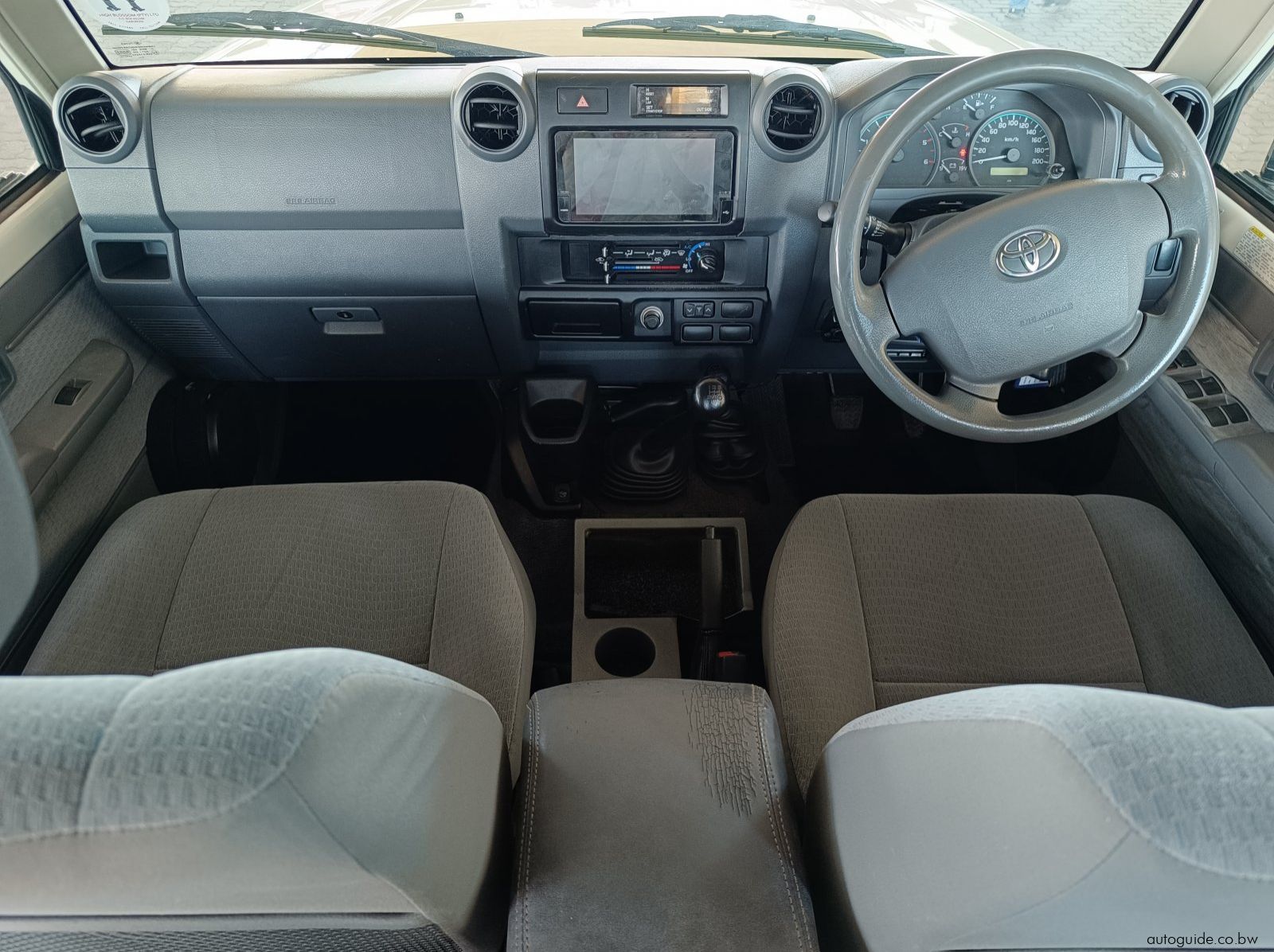 2020 Toyota Land Cruiser 4.5 V8 LX pictures