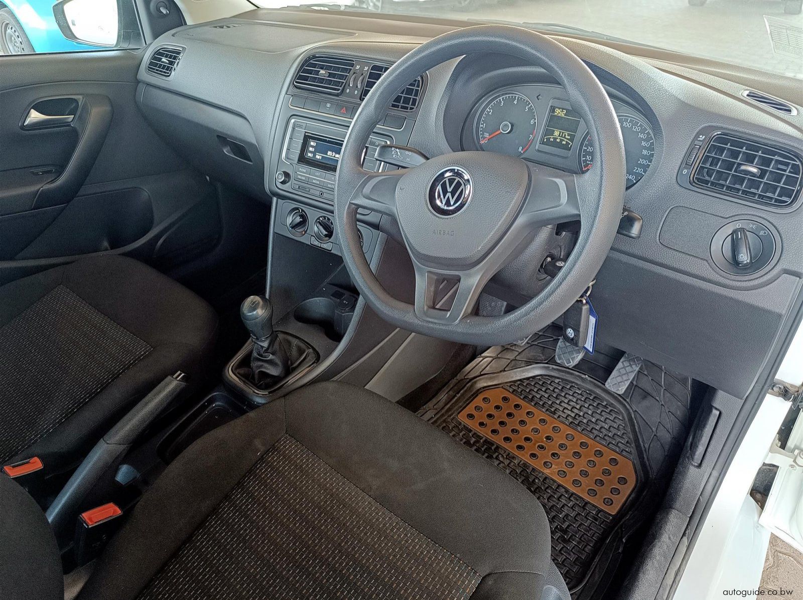 2023 Volkswagen Polo Vivo TSi 1.4L pictures