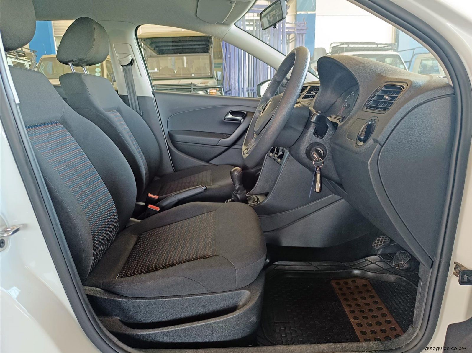 2023 Volkswagen Polo Vivo TSi 1.4L pictures