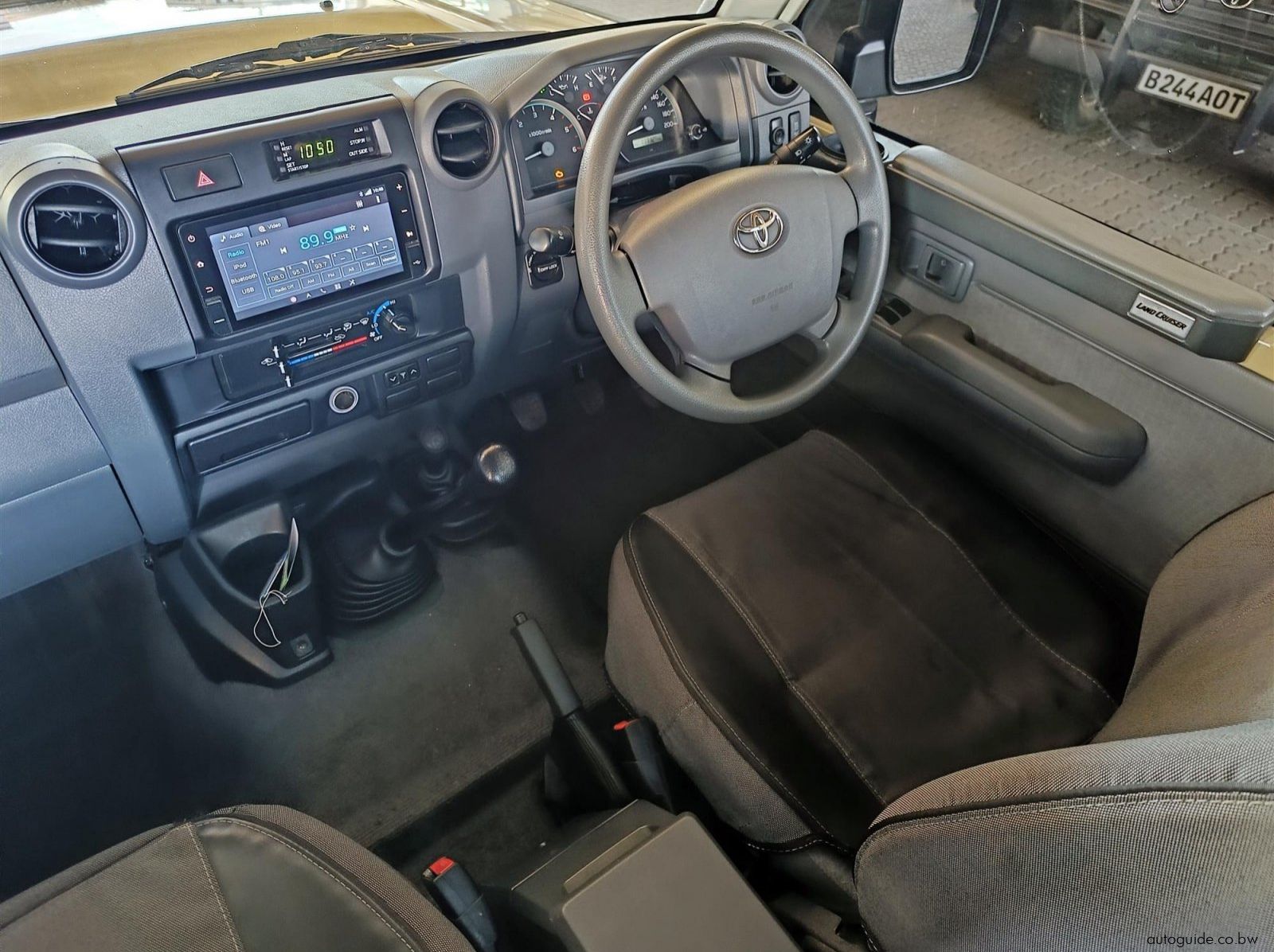 2020 Toyota Land Cruiser 4.5 V8 LX pictures