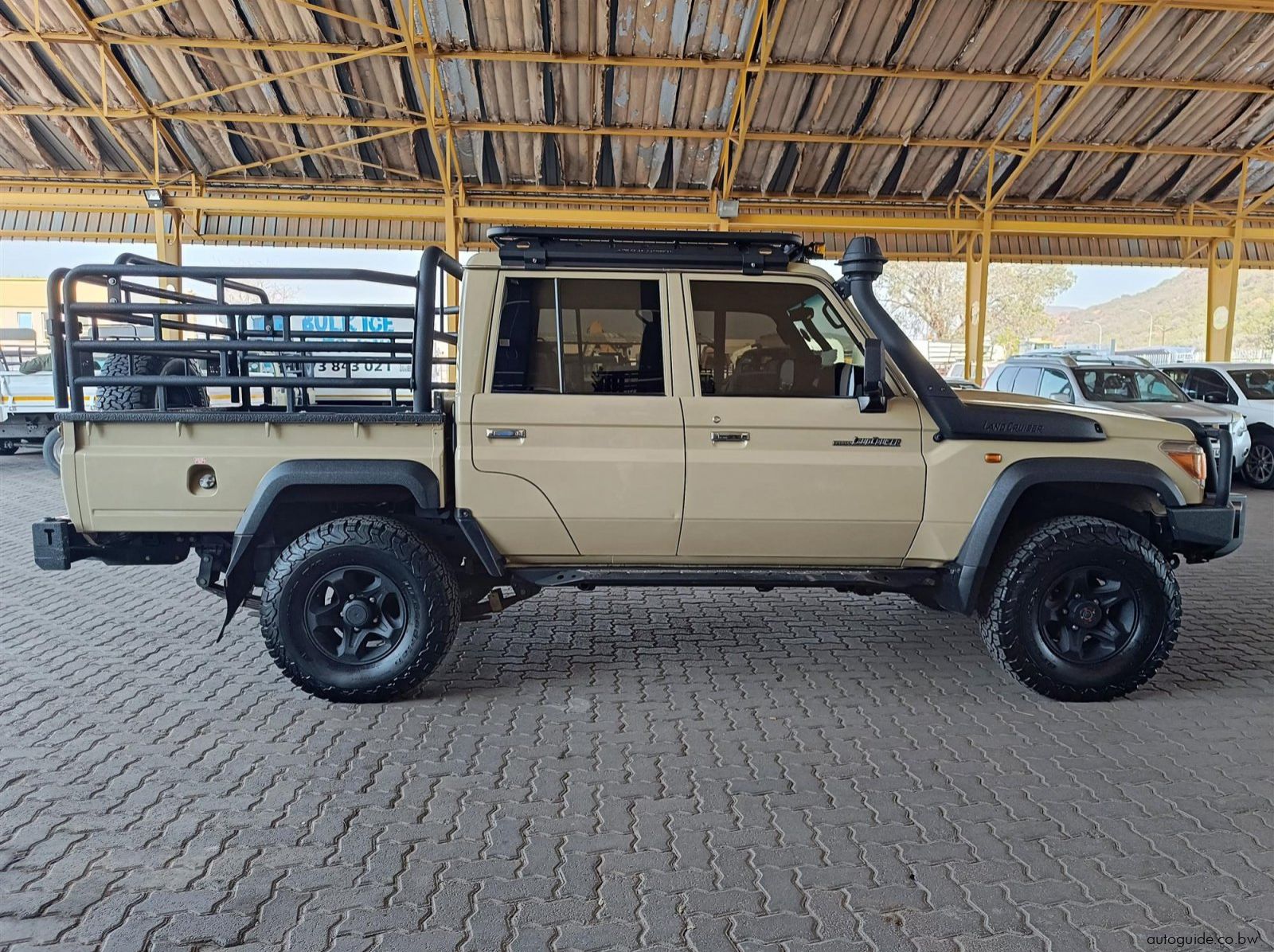 2020 Toyota Land Cruiser 4.5 V8 LX pictures