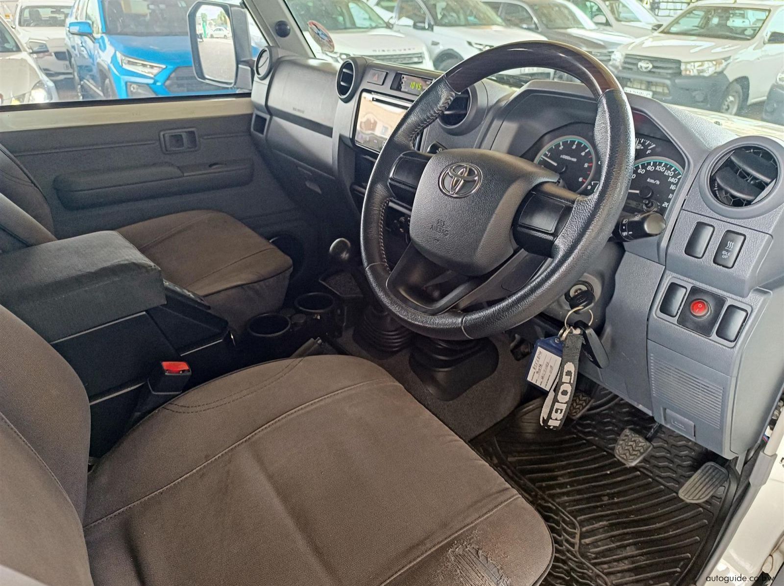 2020 Toyota Land Cruiser 4.5 V8 LX pictures