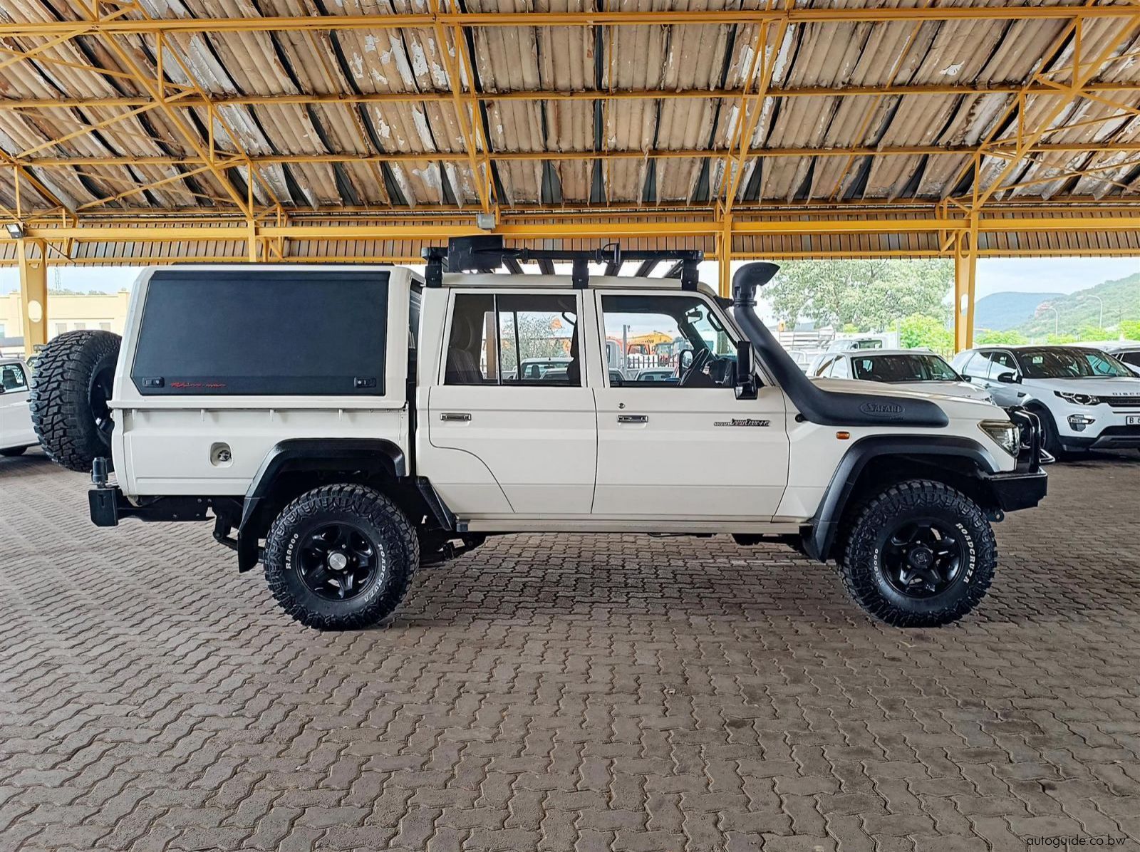 2020 Toyota Land Cruiser 4.5 V8 LX pictures