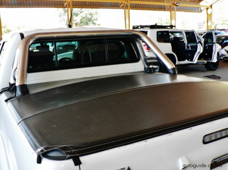 2015 Toyota Hilux Legend 45 D4D pictures