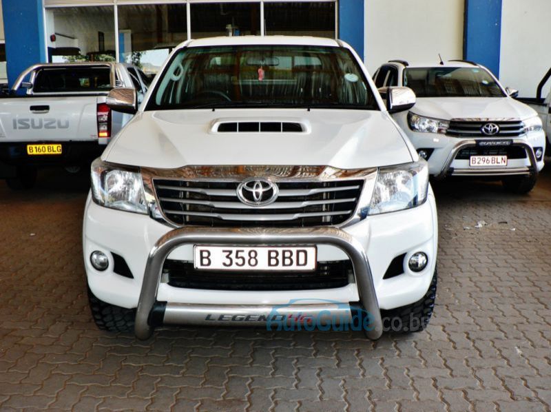 2015 Toyota Hilux Legend 45 D4D pictures