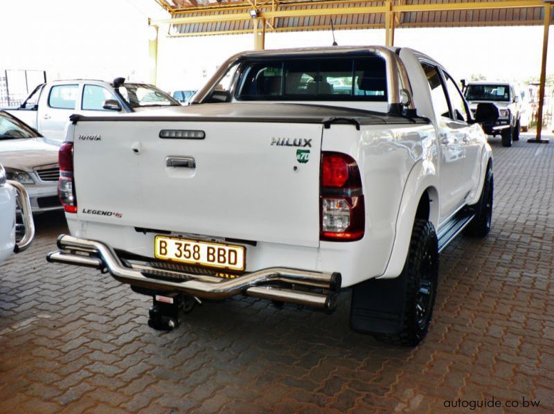 2015 Toyota Hilux Legend 45 D4D pictures