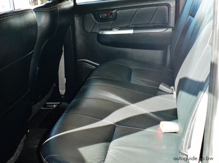 2015 Toyota Hilux D4D pictures