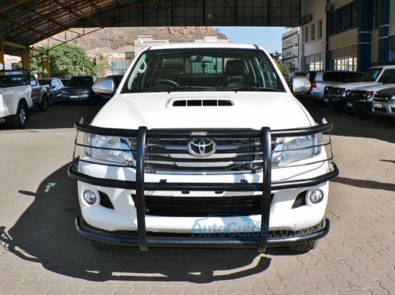 2015 Toyota Hilux D4D pictures