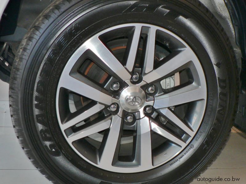 2019 Toyota Hilux GD6 pictures