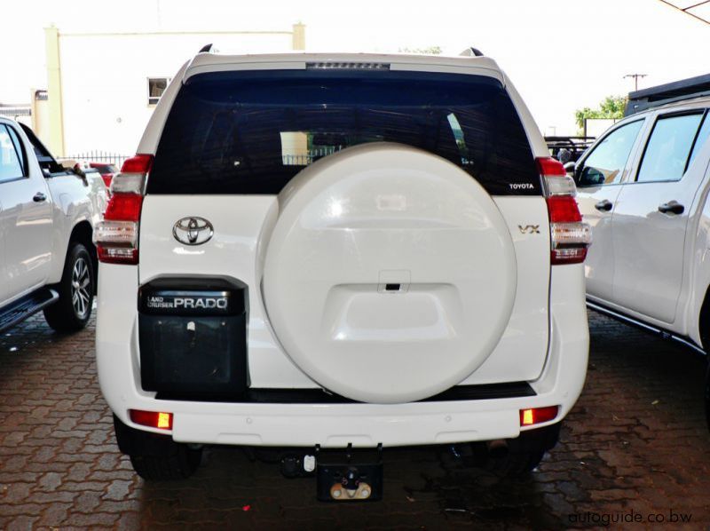 2015 Toyota Prado VX pictures