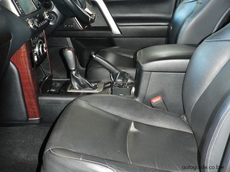 2015 Toyota Prado VX pictures