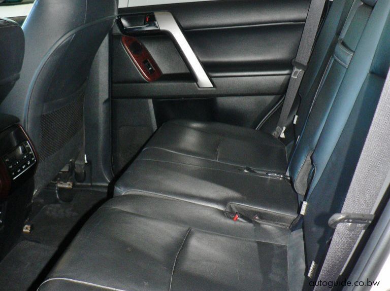 2015 Toyota Prado VX pictures