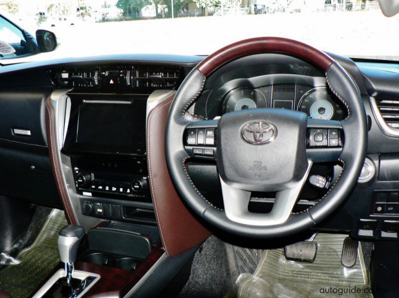 2017 Toyota Fortuner GD6 pictures