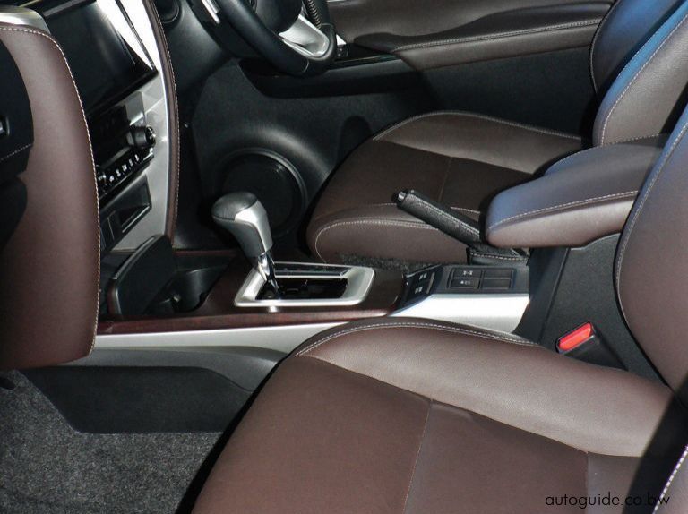 2017 Toyota Fortuner GD6 pictures