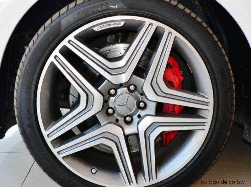 2015 Mercedes-Benz ML63 AMG pictures