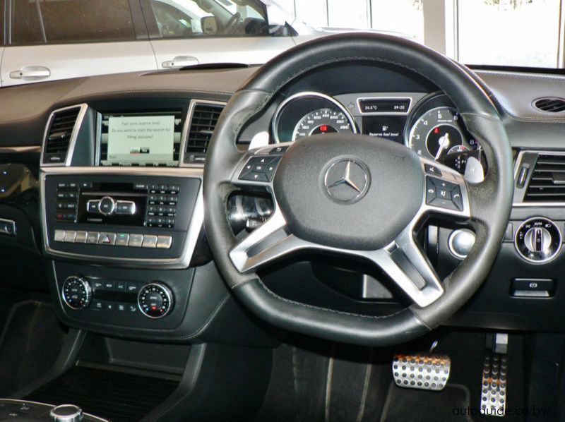 2015 Mercedes-Benz ML63 AMG pictures
