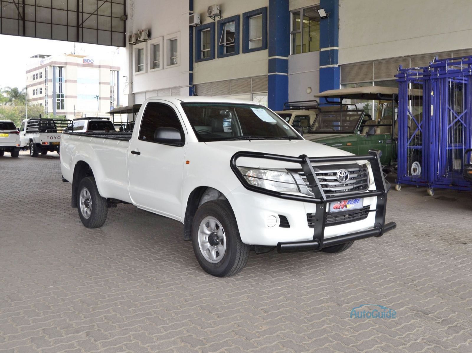 2015 Toyota Hilux SRX D4D pictures