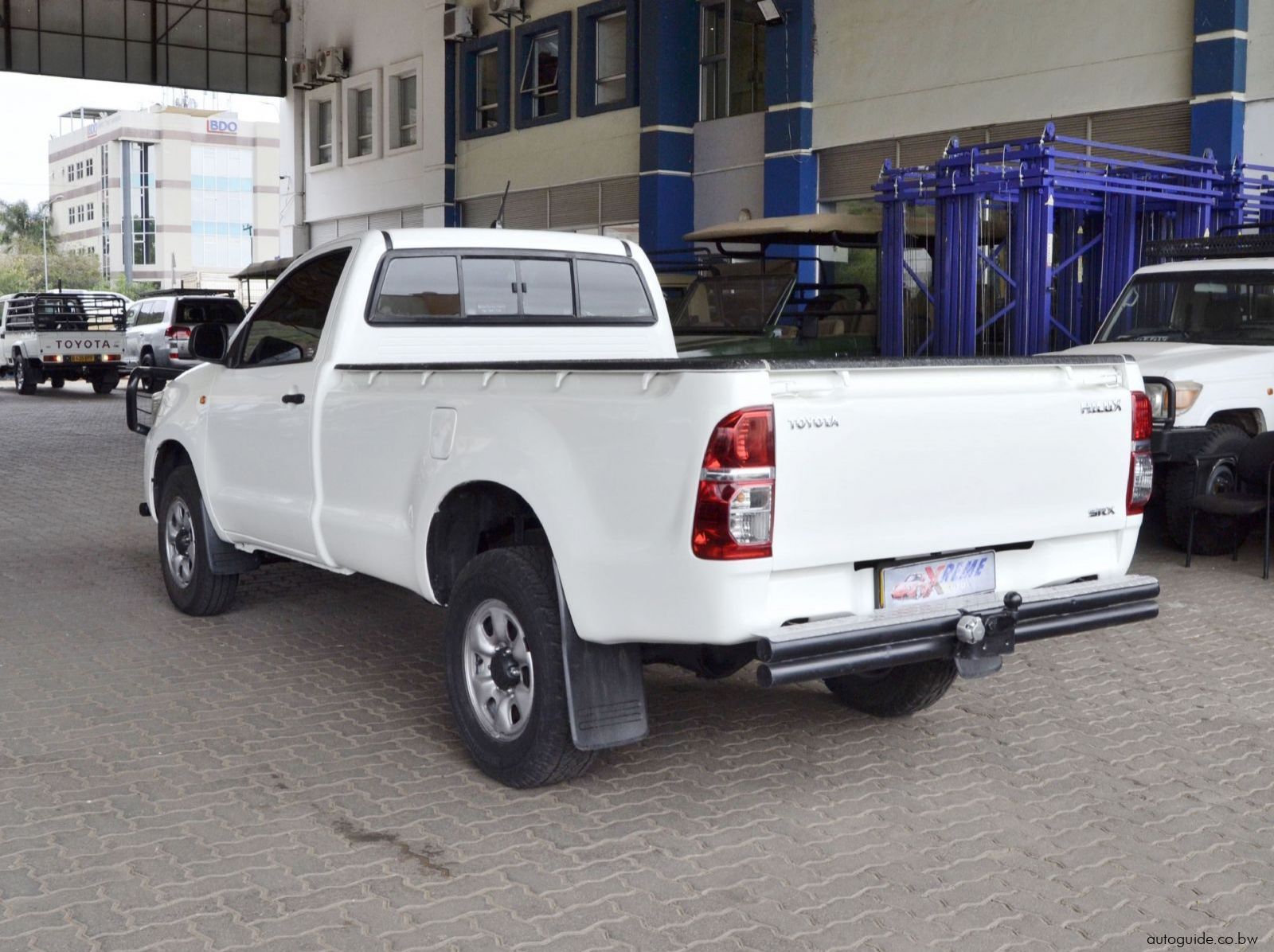 2015 Toyota Hilux SRX D4D pictures