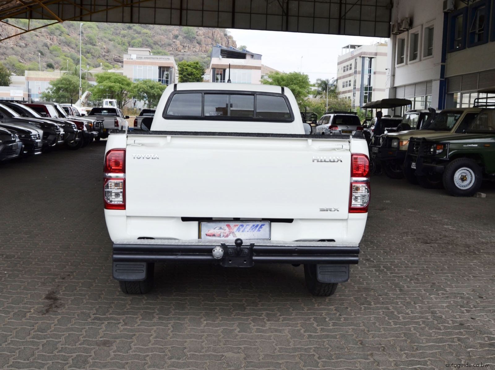 2015 Toyota Hilux SRX D4D pictures
