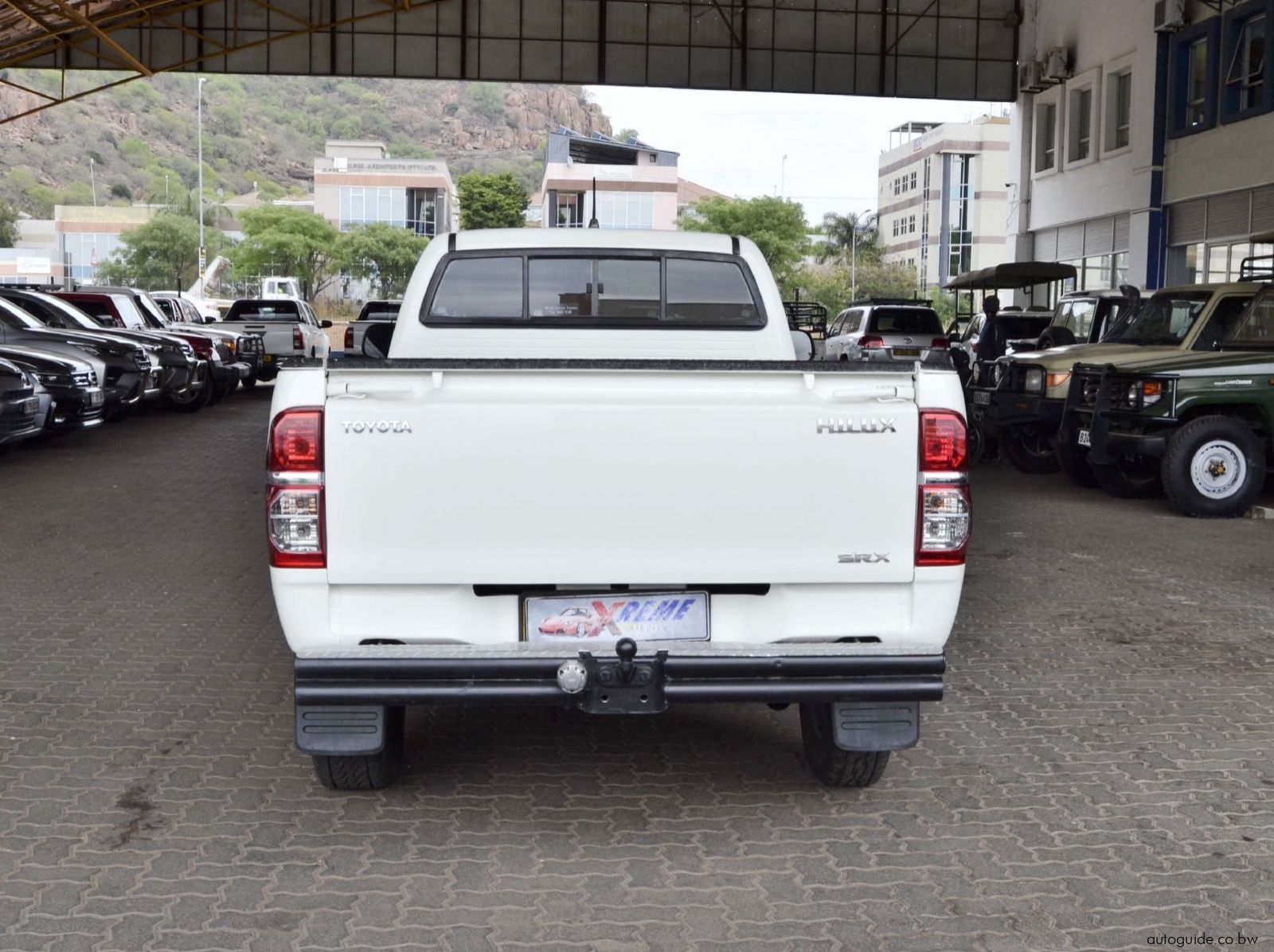 2015 Toyota Hilux SRX D4D pictures