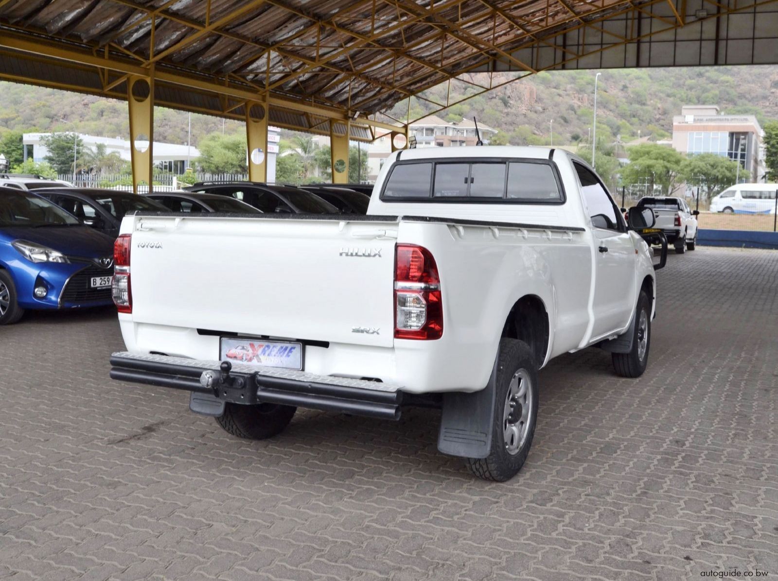 2015 Toyota Hilux SRX D4D pictures