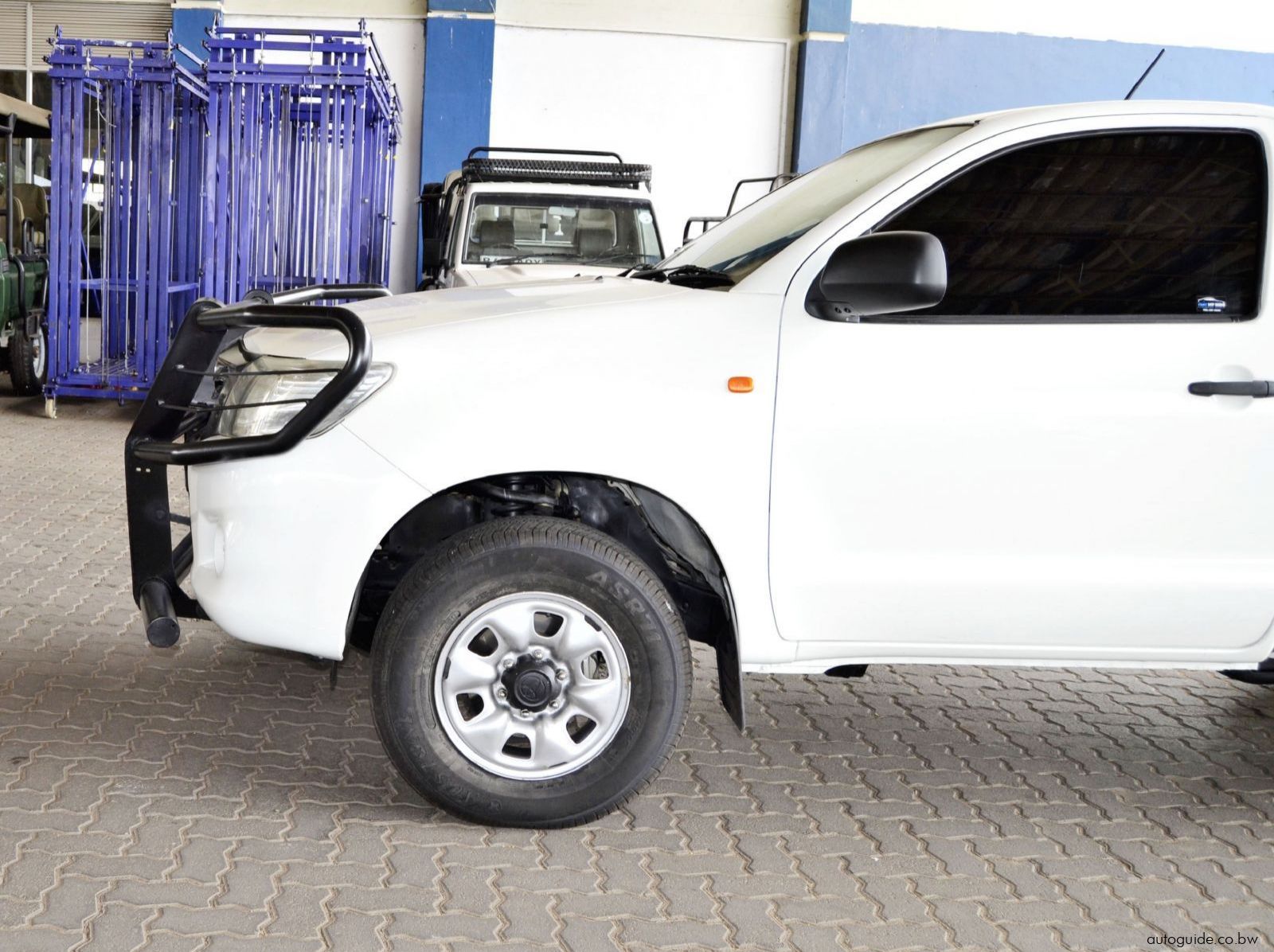 2015 Toyota Hilux SRX D4D pictures