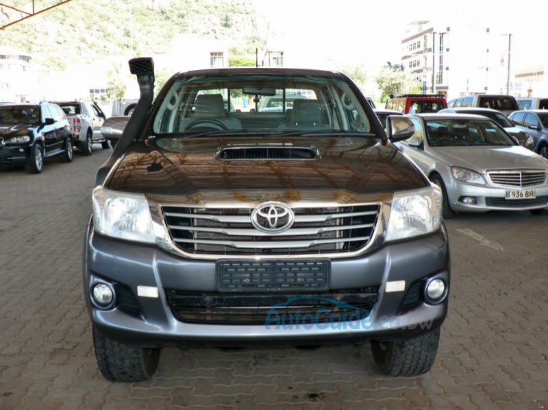 2014 Toyota Hilux D4D pictures