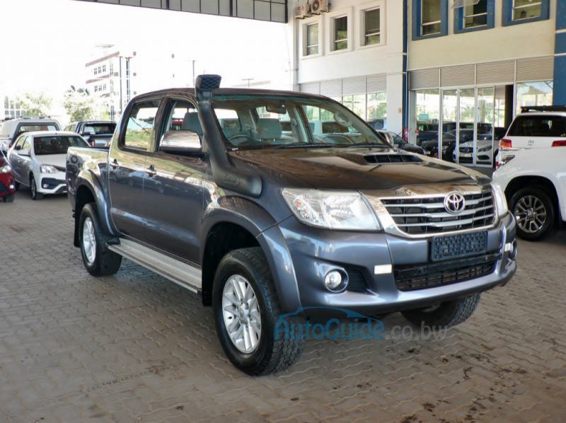 2014 Toyota Hilux D4D pictures
