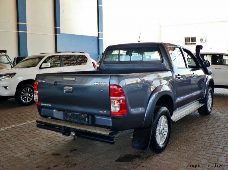 2014 Toyota Hilux D4D pictures