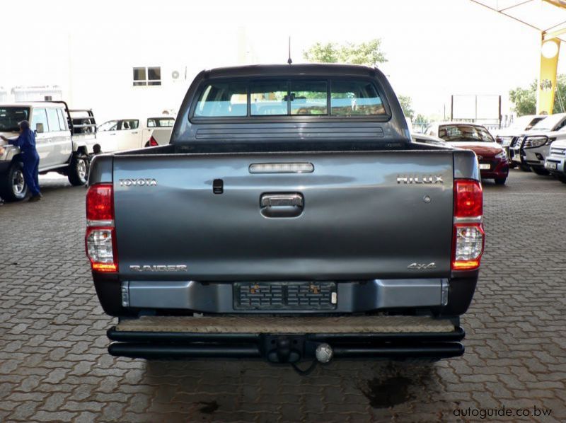 2014 Toyota Hilux D4D pictures