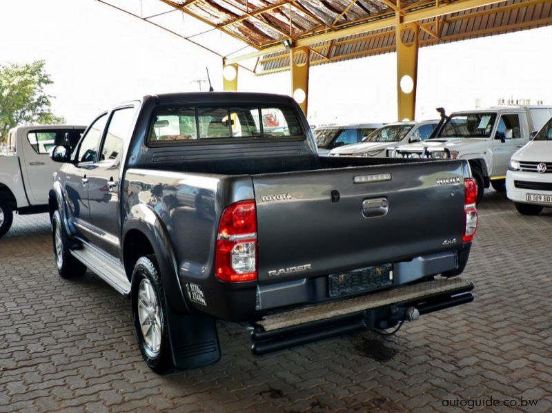 2014 Toyota Hilux D4D pictures