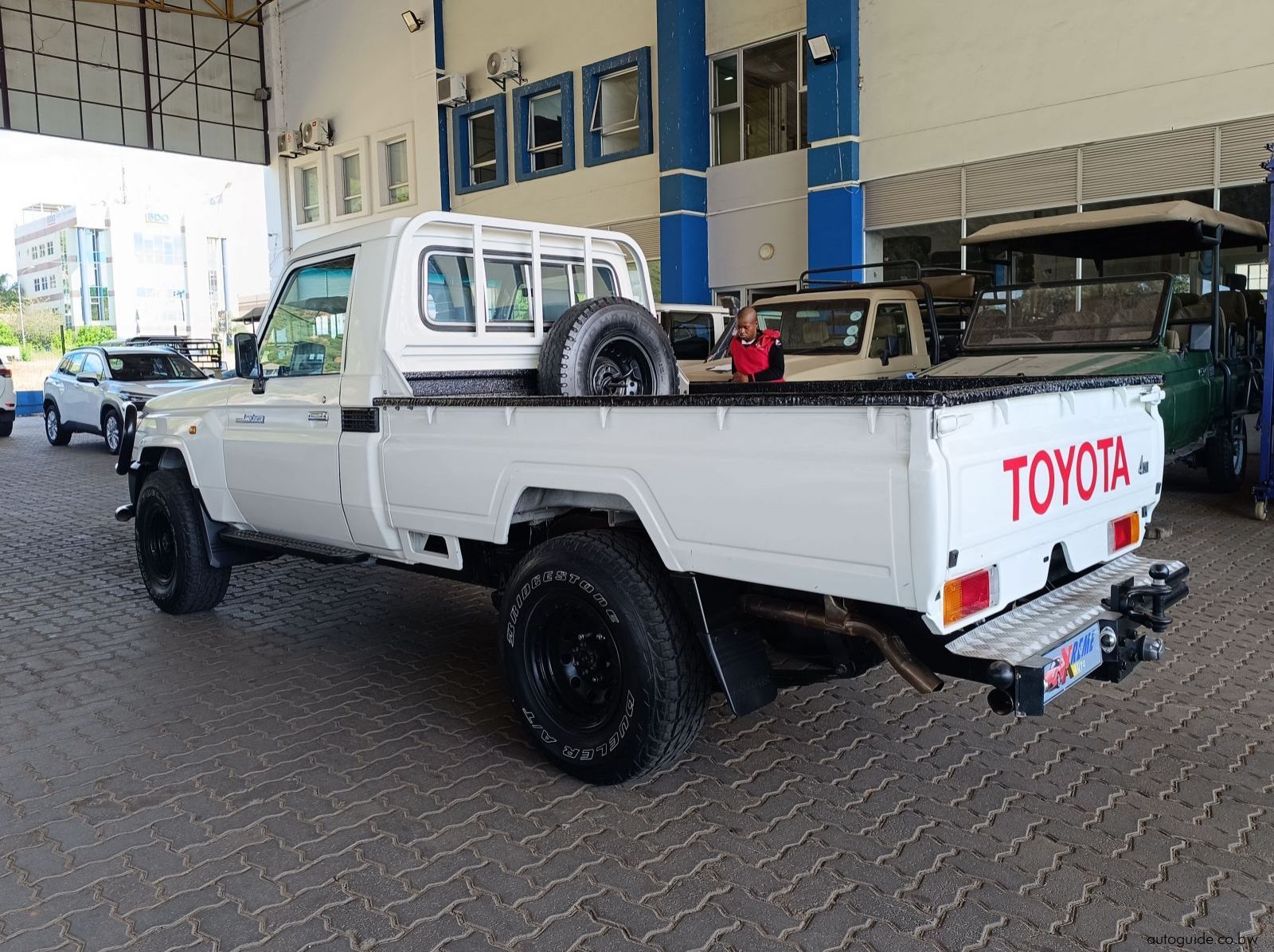 2008 Toyota Land Cruiser pictures