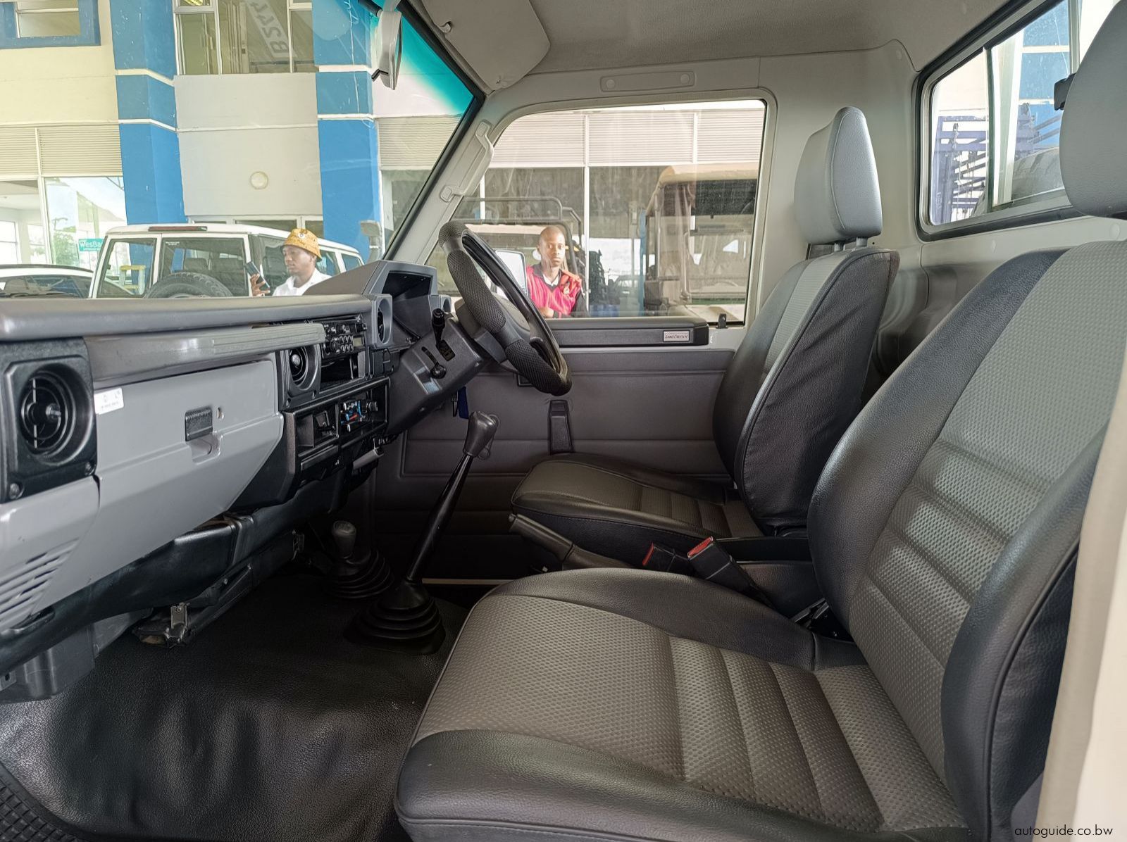 2008 Toyota Land Cruiser pictures