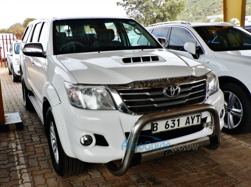 2014 Toyota Hilux pictures
