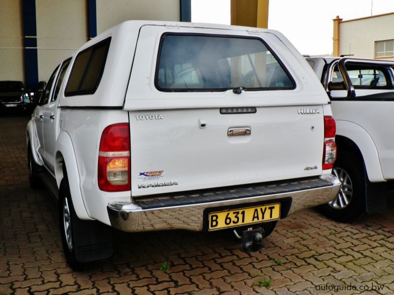 2014 Toyota Hilux pictures