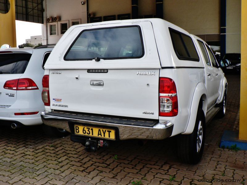 2014 Toyota Hilux pictures