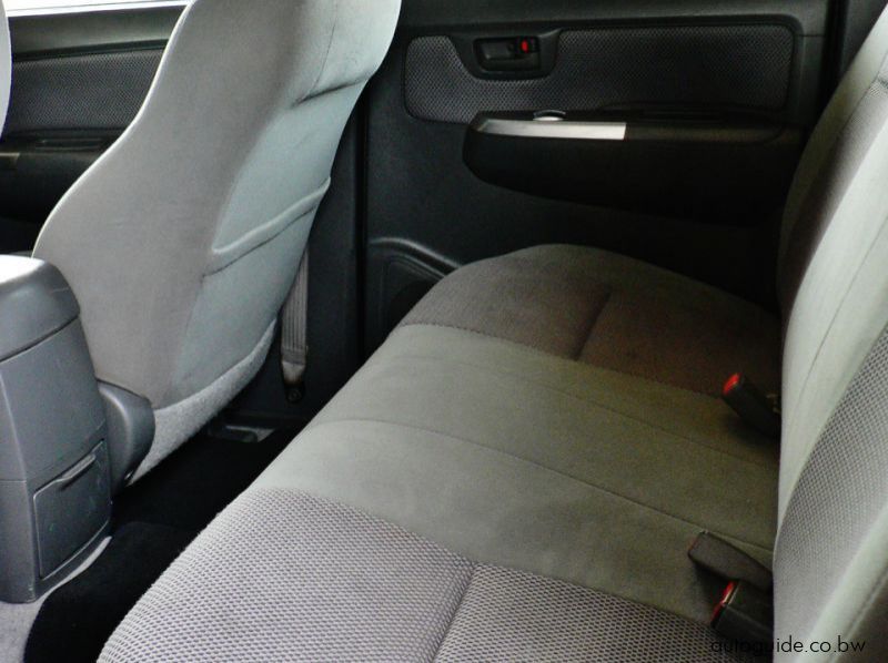 2014 Toyota Hilux pictures