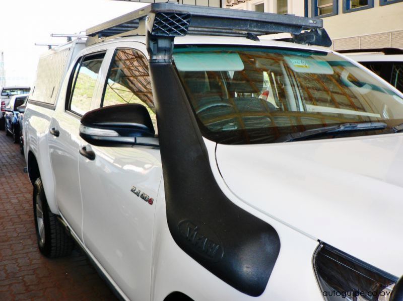 2016 Toyota Hilux GD6 pictures