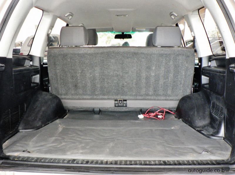 2012 Toyota Land Cruiser GX pictures