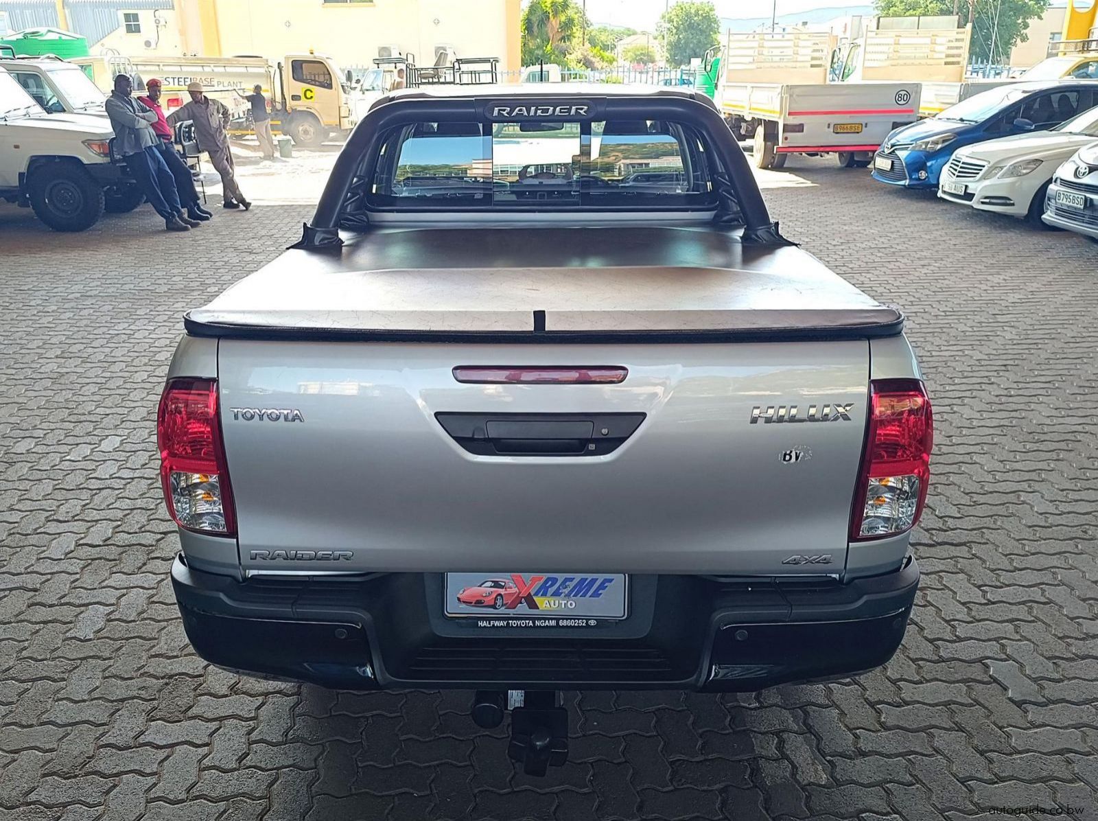 2025 Toyota Hilux Rider 2.4L GD-6 4x4 A/T  pictures