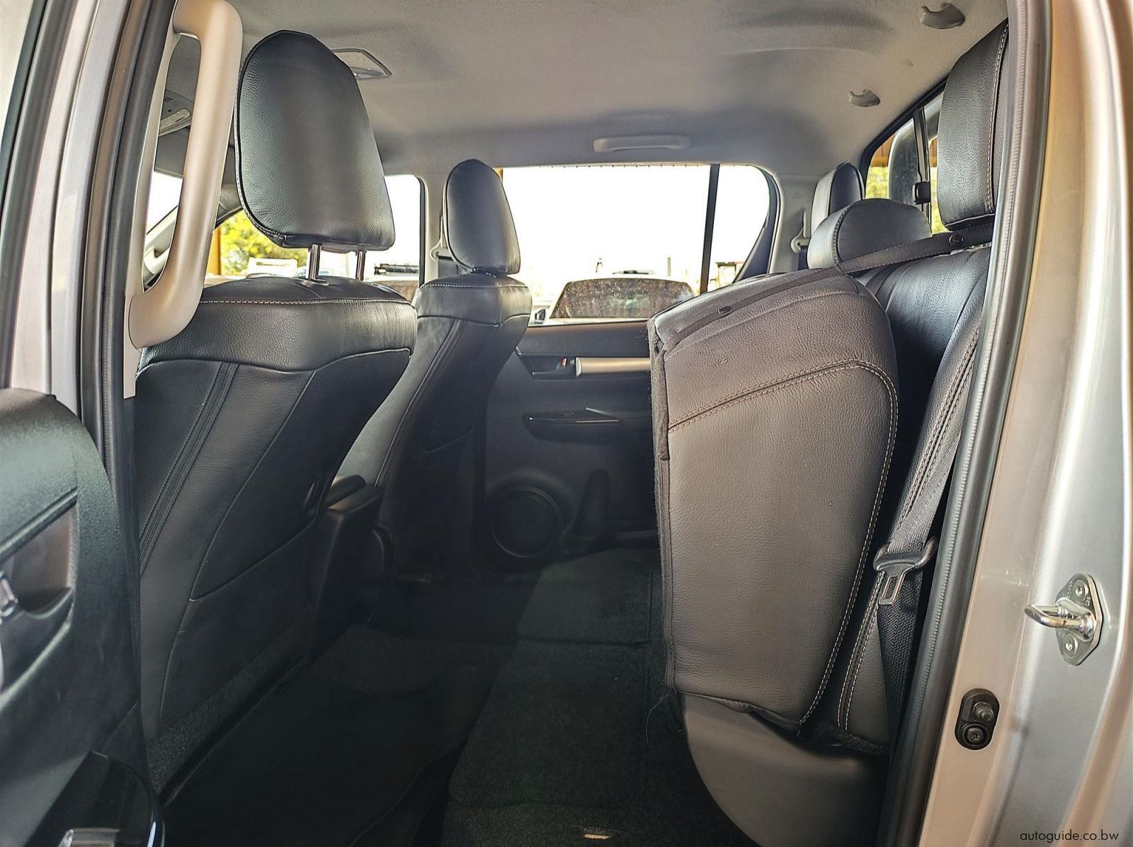 2025 Toyota Hilux Rider 2.4L GD-6 4x4 A/T  pictures