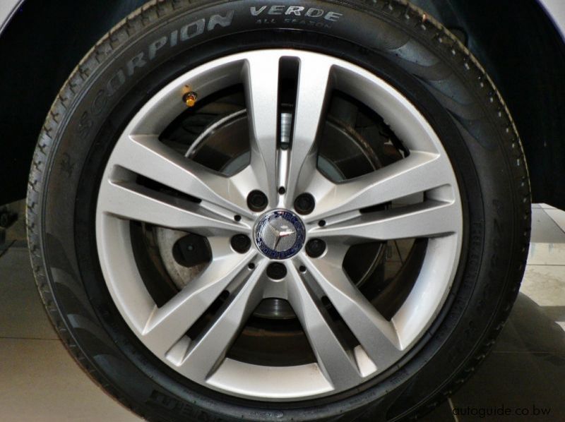 2017 Mercedes-Benz GLE 350d 4Matic pictures