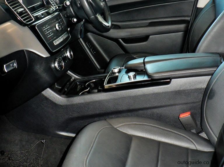 2017 Mercedes-Benz GLE 350d 4Matic pictures